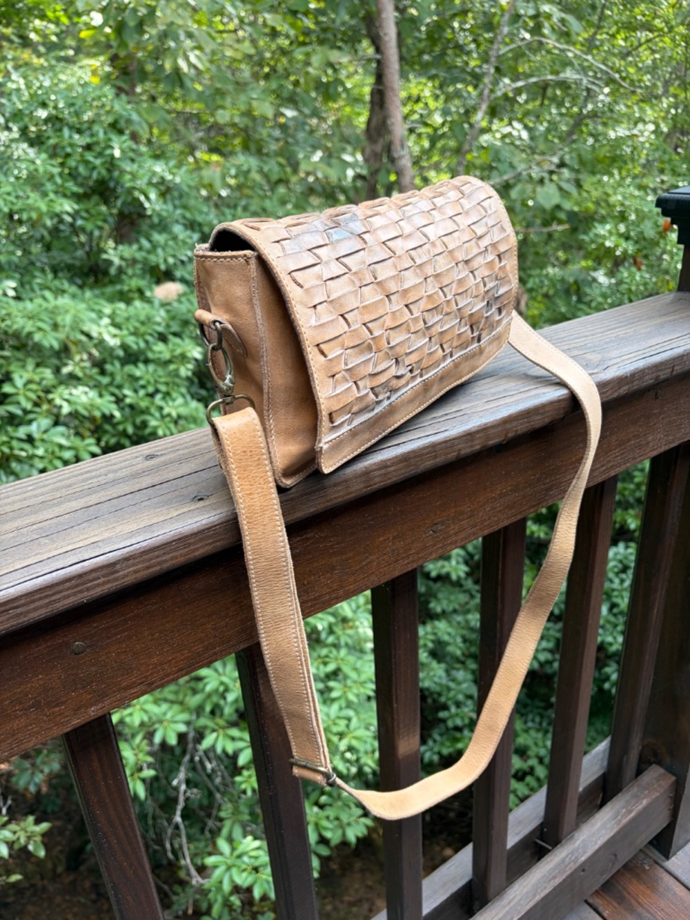 BedStu Cobbler Series Woven Flap Crossbody Handbag - Picture 3 of 11